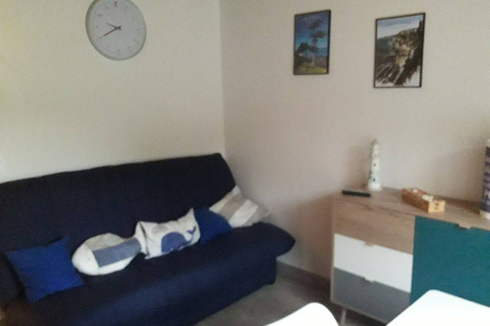 Appartement entier, Le Petit Ecutot, rez de jardin in Saint-Pair-sur-Mer, Côte de la Déroute