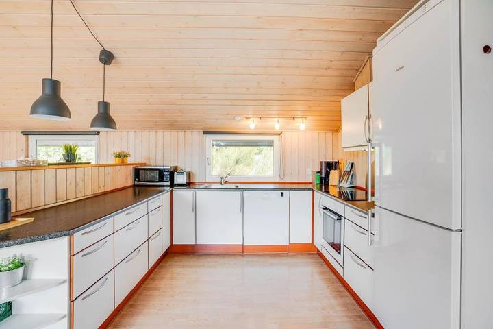 Poolhaus in ungestörter Lage nur 700 m von der Nordsee entfernt in Bjerregård, Holmsland Klit