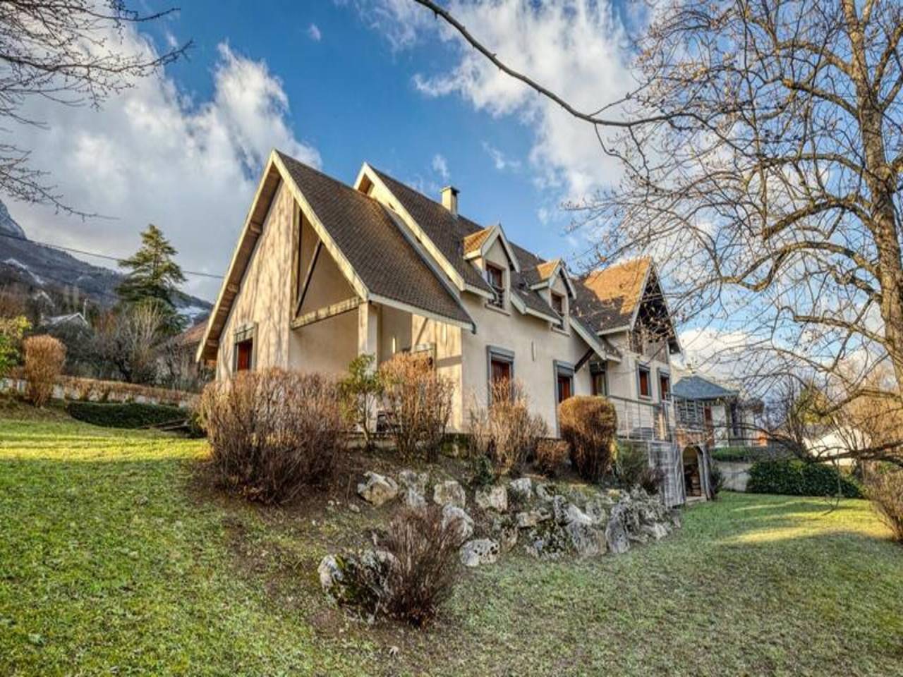 Appartement entier, Maison à Seyssins avec grand jardin in Seyssins, Vercors