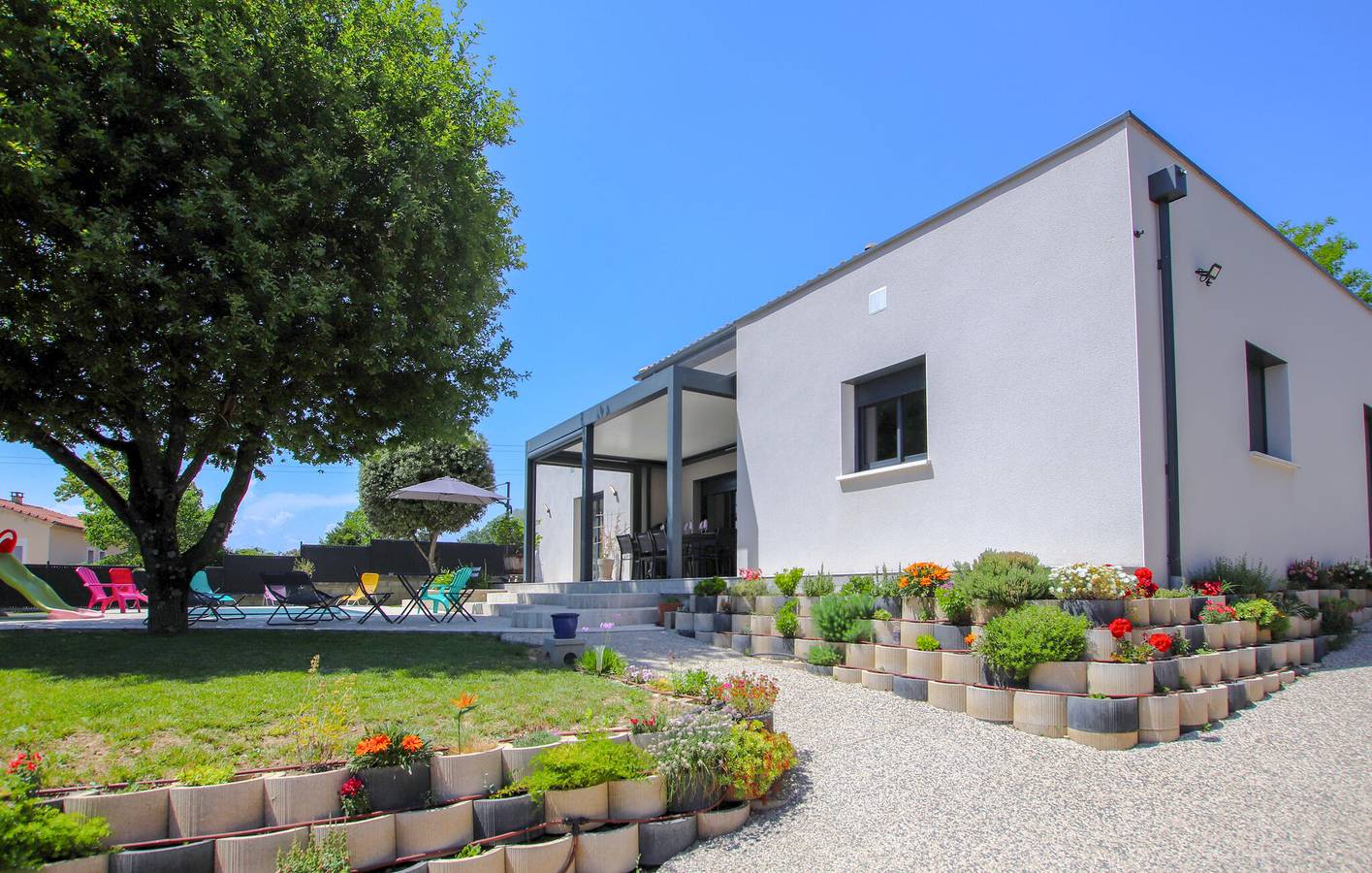 Appartement confortable avec piscine, cheminée et parking, à 900 m de Montboucher-sur-Jabron in Montboucher-sur-Jabron, Région de nyons