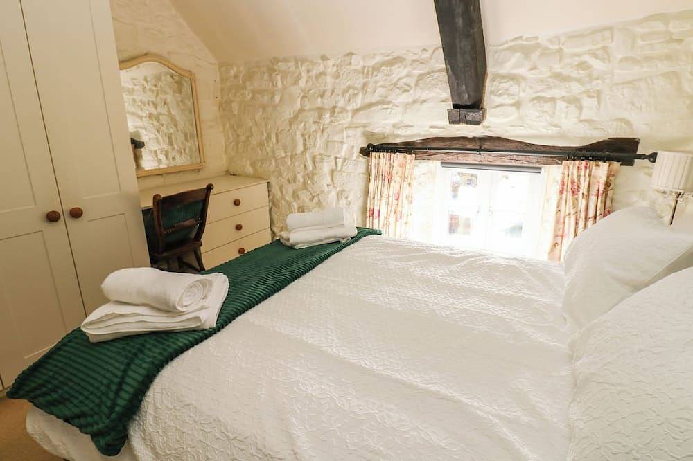 Rose Hip Cottage, pet friendly, with open fire in Bellingham in Bellingham (UK), Kielder Forest Park