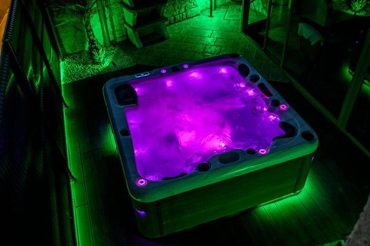 Maison de vacances pour 12 personnes, avec jacuzzi ainsi que sauna et jardin, adapté aux familles