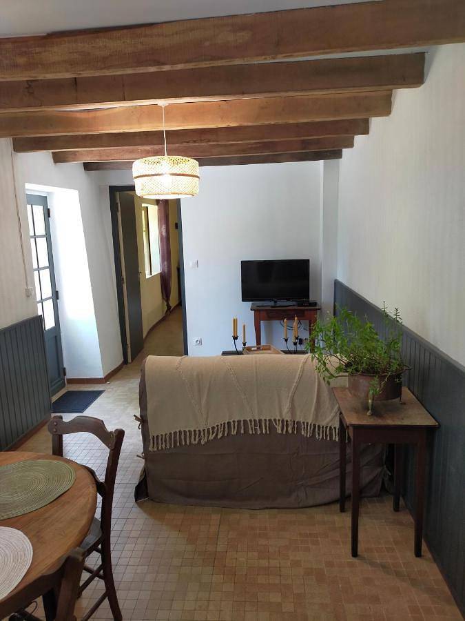 Location de vacances pour 8 personnes, avec jardin ainsi que piscine et jacuzzi à Veyrignac - 4