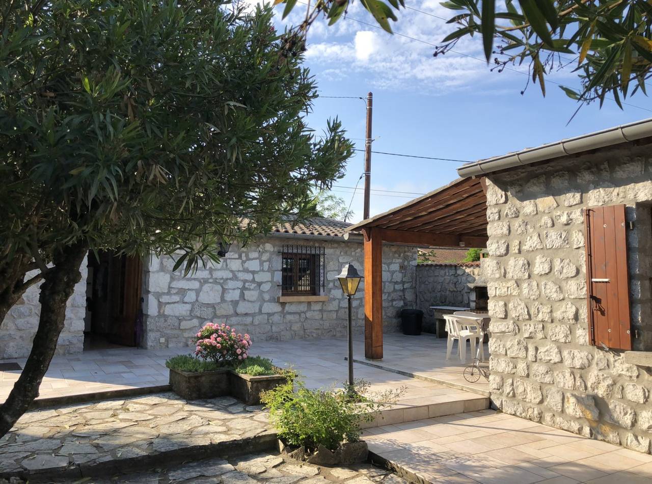 Maison avec terrasse et jardin in Ruoms, Ardèche
