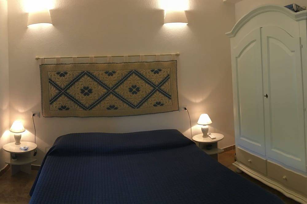 Villa Dante  Wi-Fi -9 Posti Letto-Ampio giardino in Castiadas, Cagliari e Dintorni