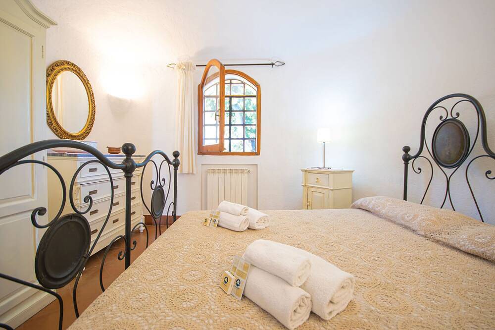 Casa Tonda - Zwei Schlafzimmer Haus, Schläft 5 in San Giovanni (Nuoro), Posada