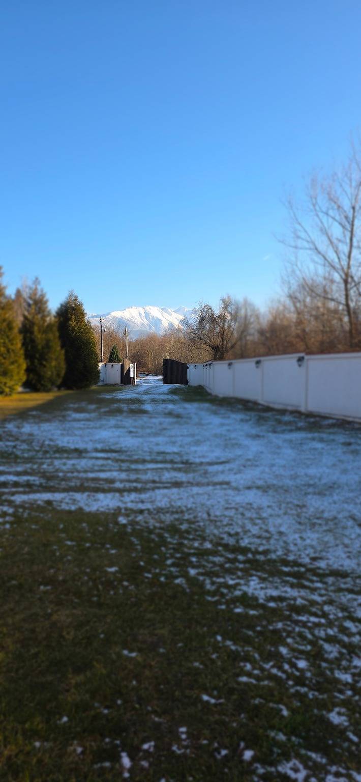 House - Sleeps up to 11, hot tub & free parking in Cárpatos