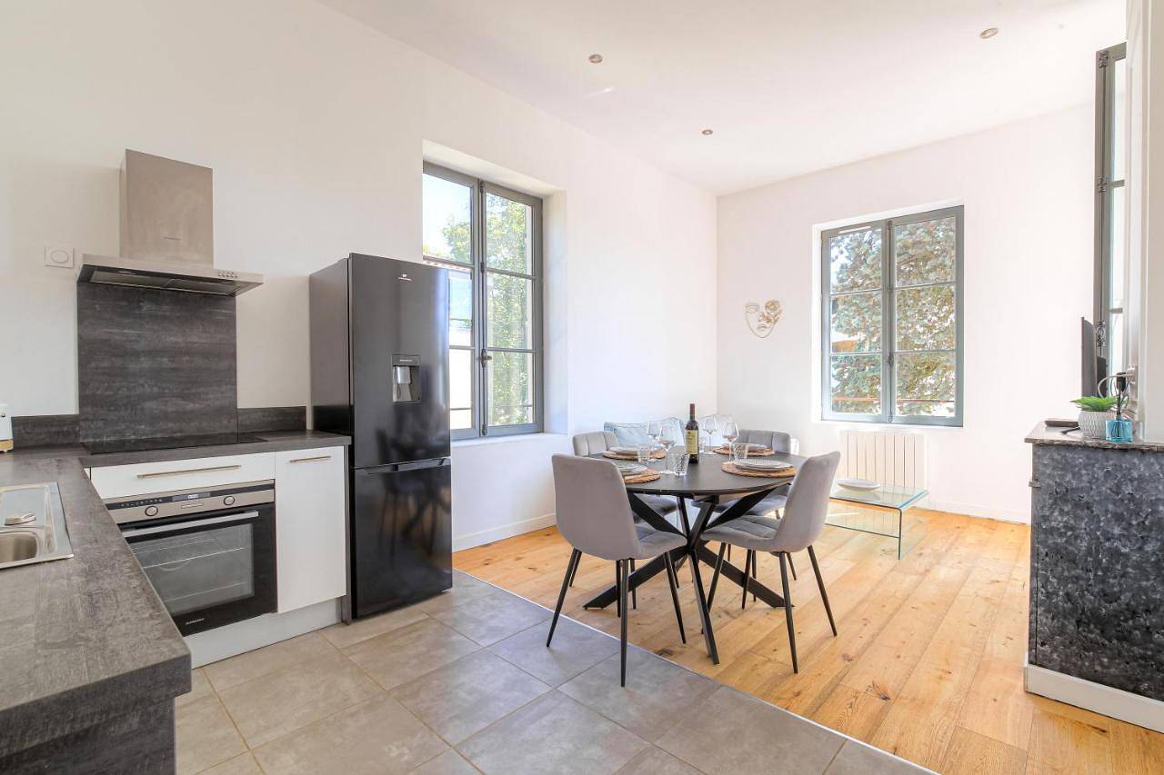 Appartement entier, One-Bedroom Apartment in Écully, Lyon et ses environs
