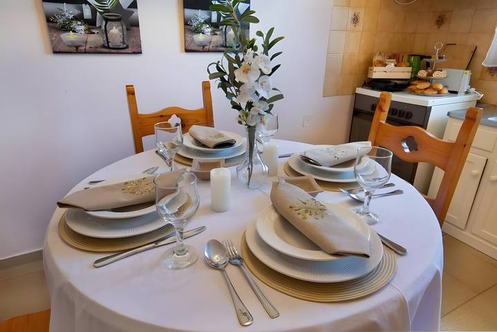 Appartement entier, Appartement « Maestro 2 » avec balcon, Wi-Fi et climatisation in Vlachopoulatika, Paxos