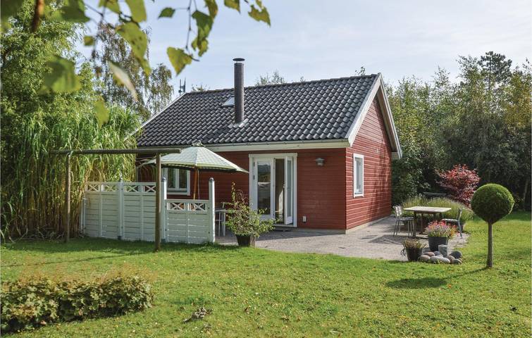 Ferieudlejning for 4 personer, med Terrasse og Have i Kalundborg