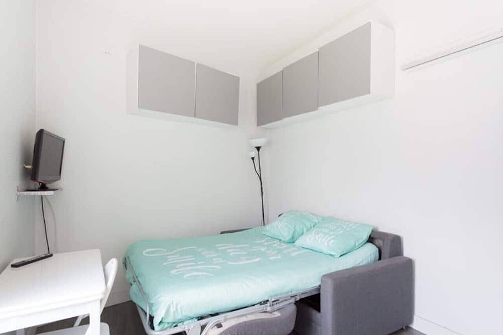 Entire apartment, Studio Avec vue sur le Jardin à 5 min Maison des Examens in Gentilly, Val-de-Marne