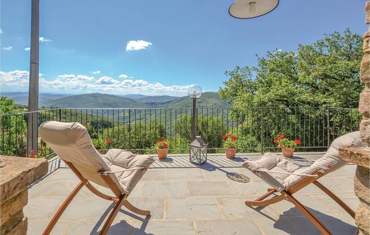 Appartamento a bordo piscina con parcheggio e internet in Cortona, Provincia di Arezzo