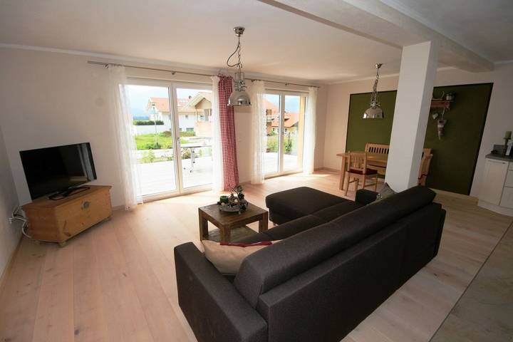 Ferienwohnung für 2 Personen, mit Terrasse und Garten sowie Seeblick und Ausblick in Königswinkel - 2