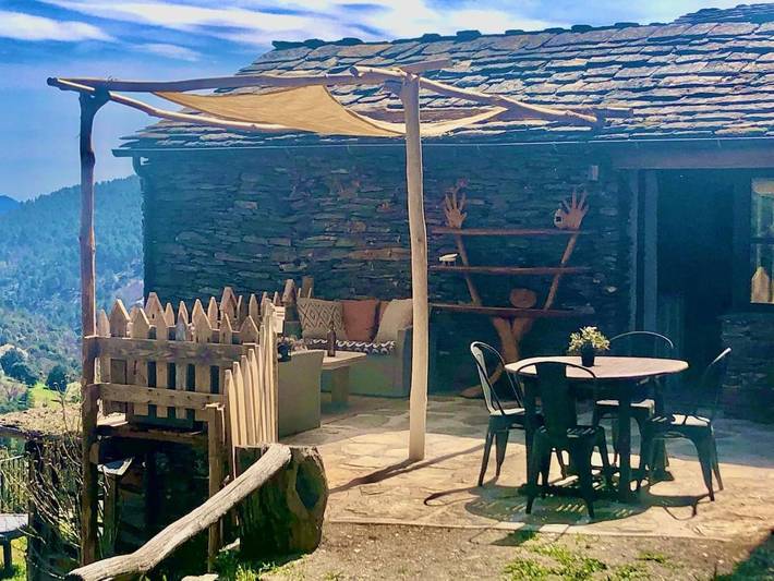 Location de vacances pour 2 personnes, avec vue et jardin à Saint-Germain-de-Calberte - 2