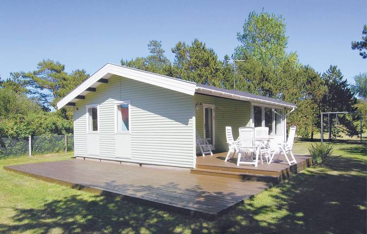 Ferieudlejning for 4 personer, med Terrasse i Ristinge