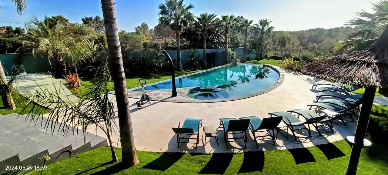 The Blue Diamond Villa-25min to Valencia in Turís, Province de Valence