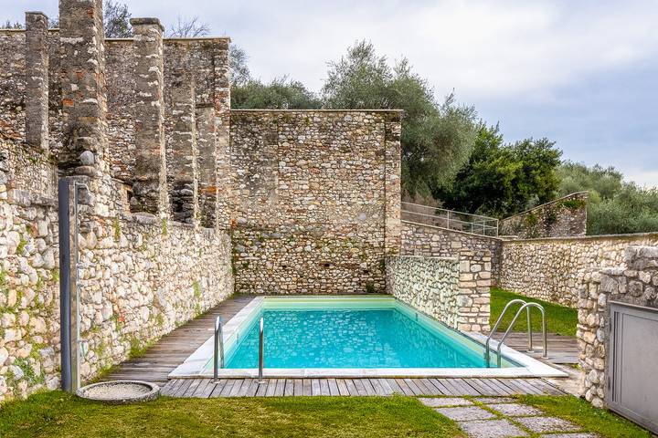 Ferienwohnung für 6 Personen, mit Terrasse in Gardone Riviera