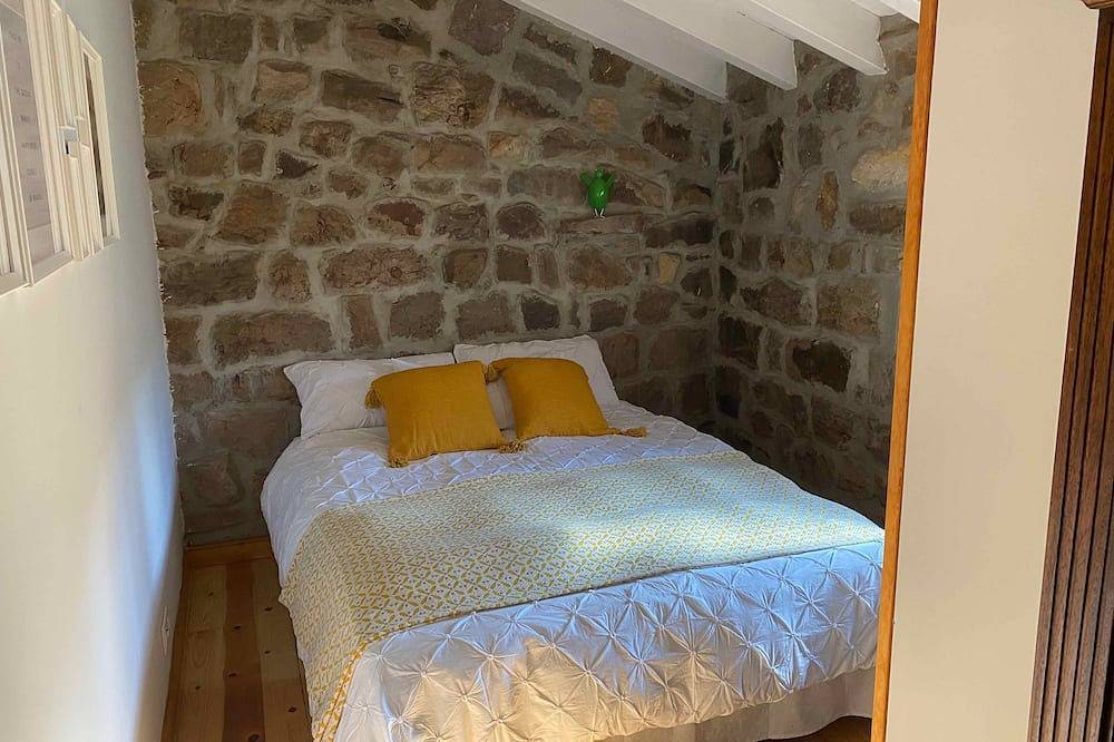 Cabin Pasiega Las Suertes in San Pedro del Romeral, Cordillera Cantábrica