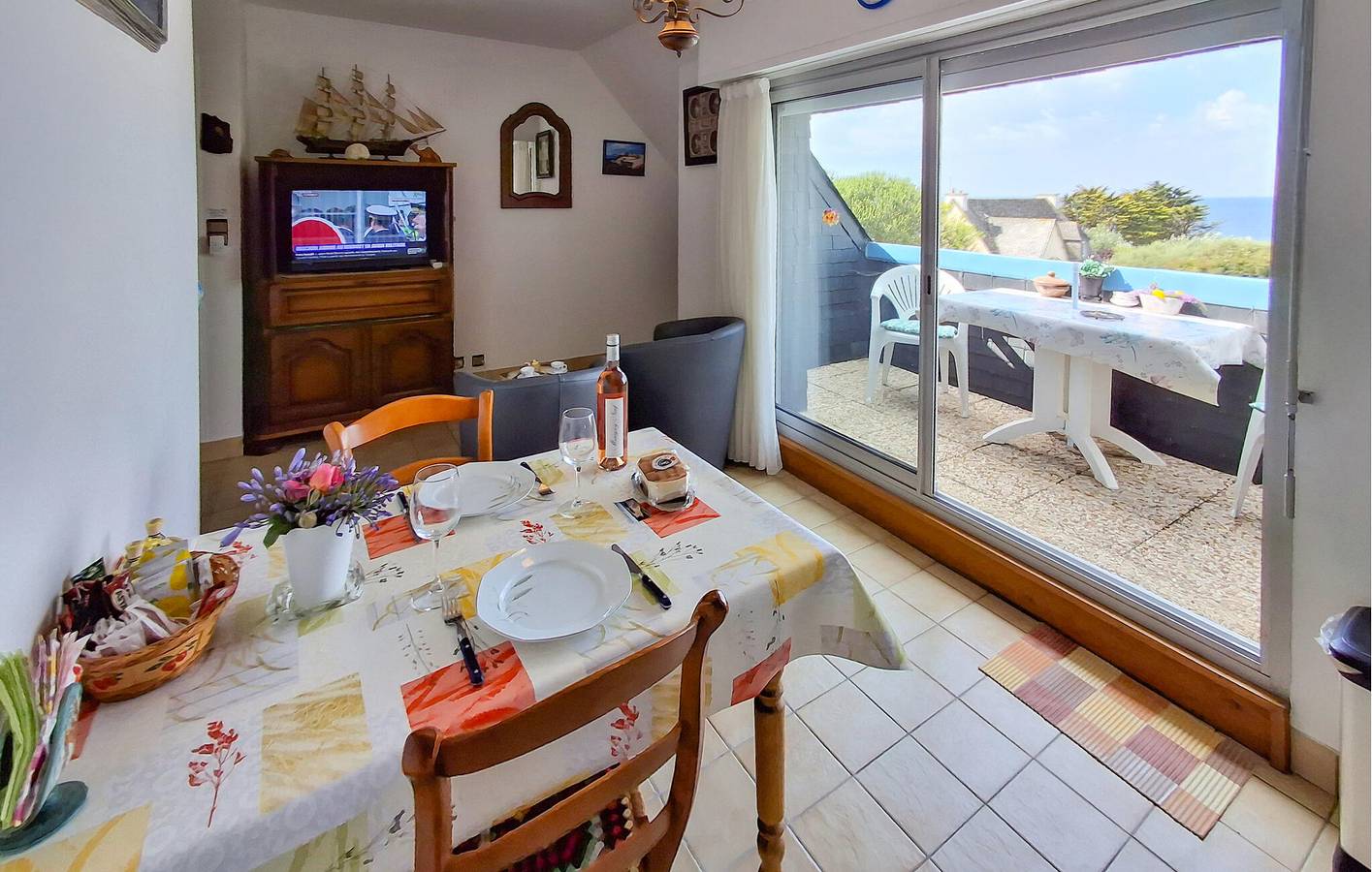 Ganze Ferienwohnung, Appartement am Strand mit Babybett & WiFi in Clohars-Carnoët, Côte de Cornouaille