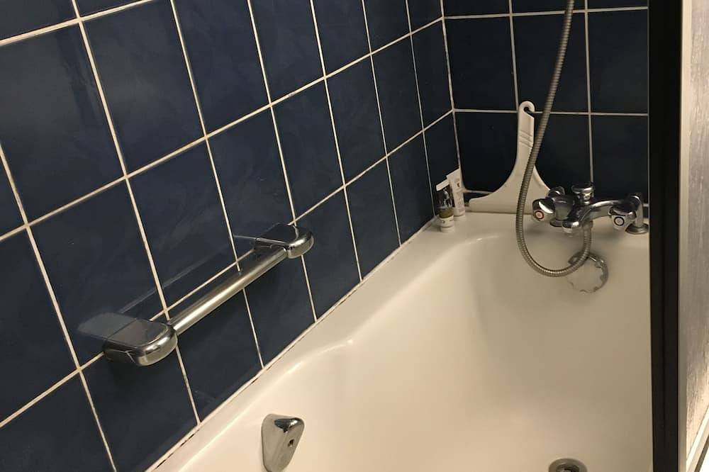 Appartement entier, Confortable, calme et idéal pour visite de Paris à deux in Maisons-Laffitte, Yvelines
