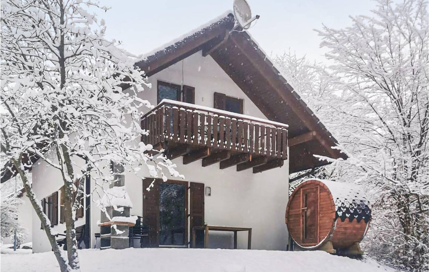 Gemütliche Wohnung mit Sauna, Terrasse und Parkplatz 2km von Ibra in Kirchheim, Knüllgebirge