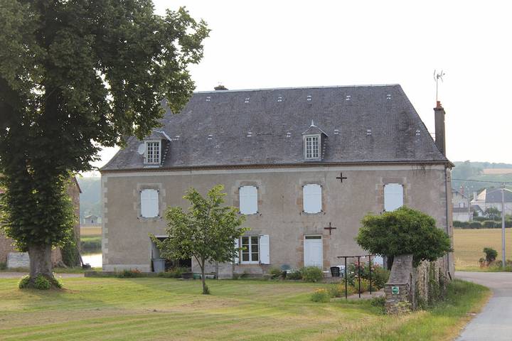 Chambre d’hôte pour 7 personnes, avec vue sur le lac et jardin dans le Limousin - 2