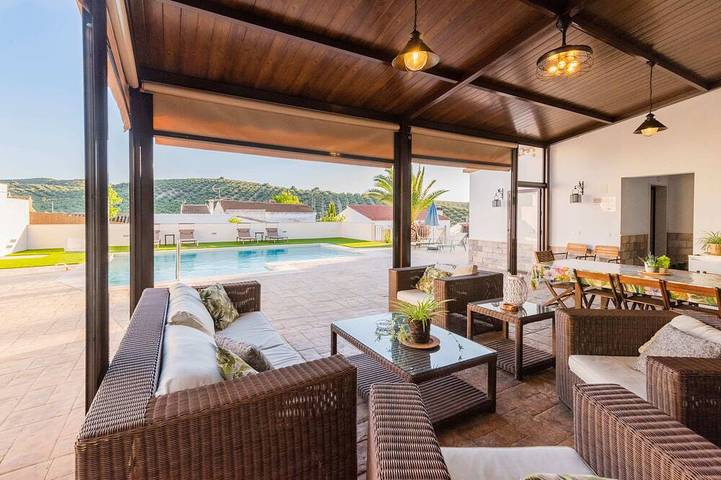 Villa pour 13 personnes, avec jacuzzi et jardin - 1
