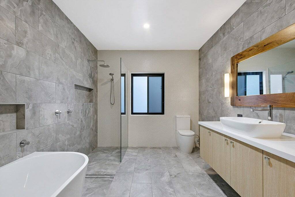 Holiday Home for 12 People in Point Lookout, Brisbane