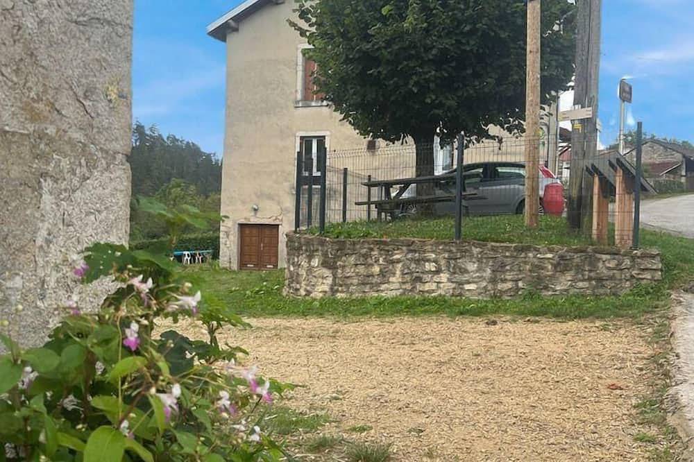 Location De Vacances pour 6 Personnes dans Sonthonnax-la-Montagne, Nantua