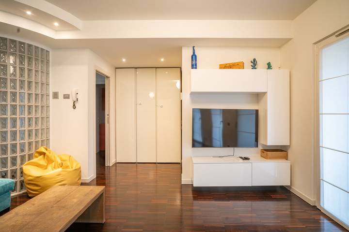 Apartamento entero, Lecco Center - Authentic yet modern retreat in Lecco, Alpes de Bérgamo Occidental