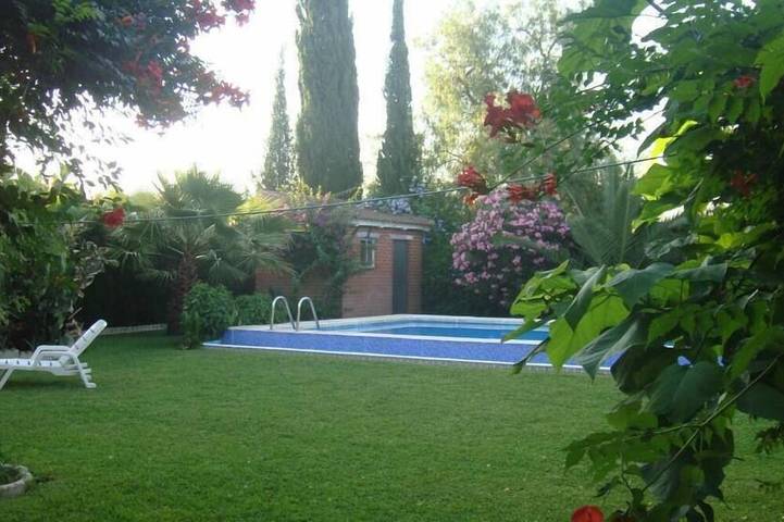 Location de vacances pour 8 personnes, avec Terrasse et Jardin à Utrera
