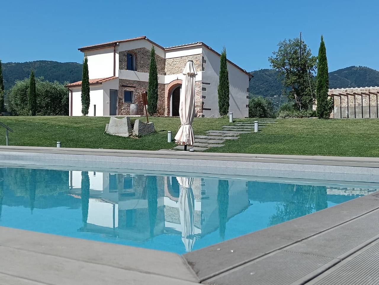 Villa 'Fattoria Mantellassi' con giardino privato, Wi-Fi e aria condizionata in Quarrata, Provincia di Pistoia