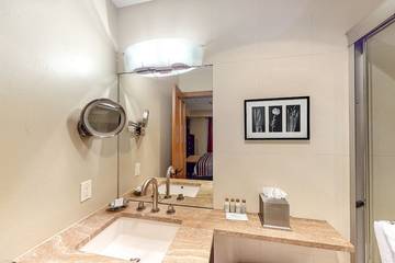 Vacation Apartment for 4 Guests in Vail Ski Resort, Vail, Picture 1