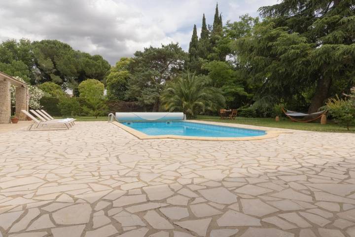 Location de vacances pour 8 personnes, avec Terrasse ainsi que Jardin et Piscine à Caissargues - 3