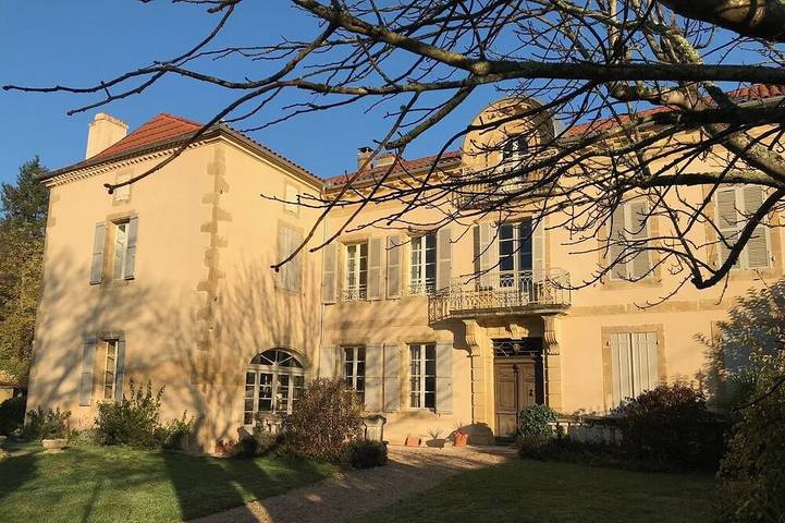 Location de vacances pour 13 personnes, avec jardin à Miélan