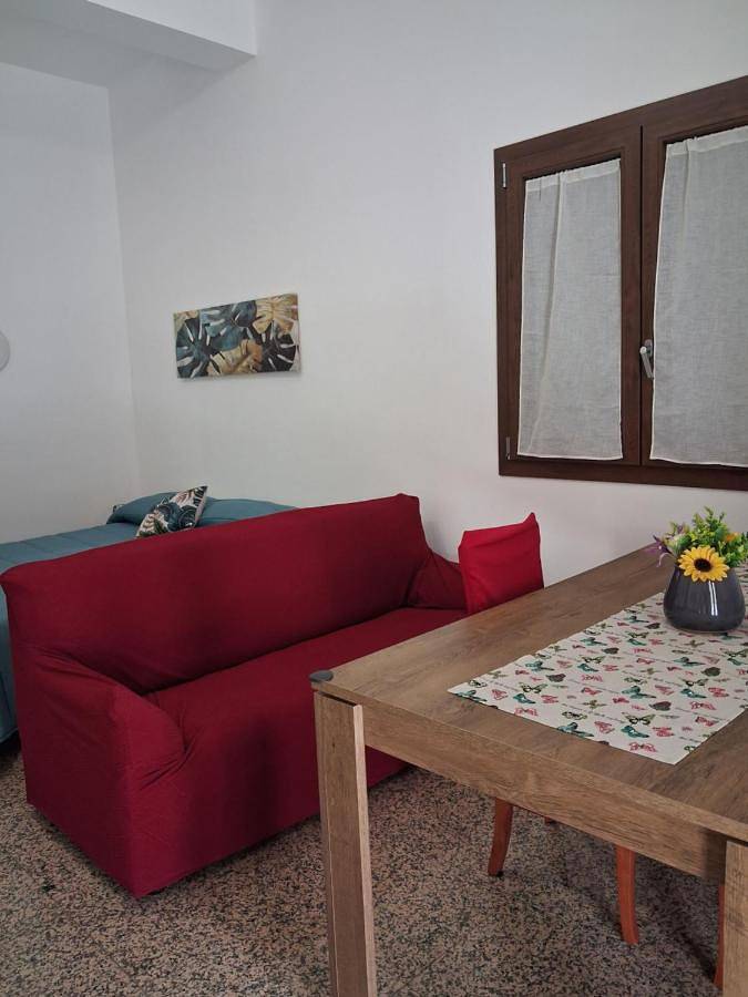 La Rugiada-con giardino e parcheggio moto privato in Alcamo, Provincia di Trapani