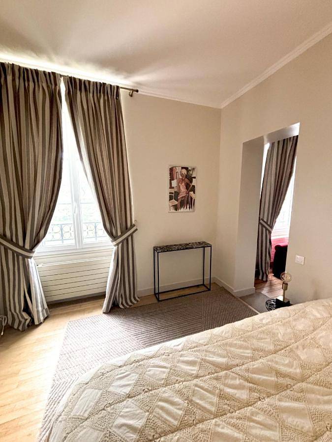 Gîte pour 2 personnes, avec piscine ainsi que vue et jardin à Plaisance - 3