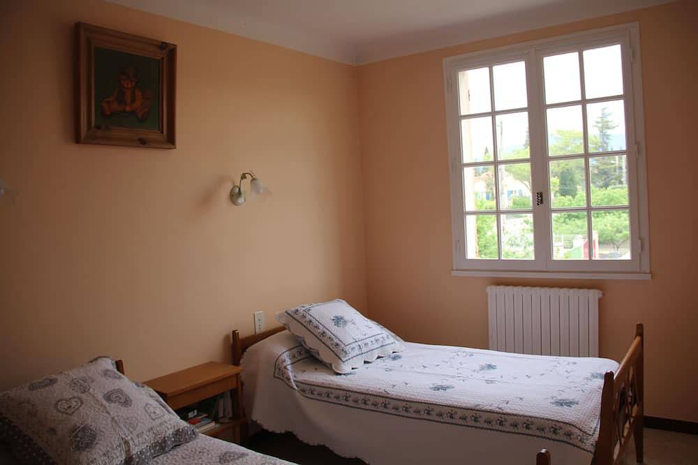 Großes, angenehmes Einfamilienhaus, klassifiziert mit 3 Sternen in Mazan, Parc naturel régional du Mont-Ventoux