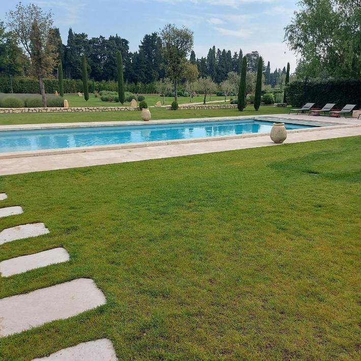 Chambre d’hôte pour 4 personnes, avec piscine ainsi que vue et jardin à Eygalières - 3