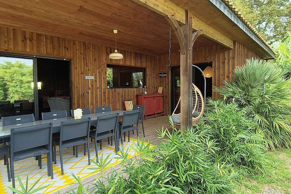 Villa-Übergroß-Ensuite mit Dusche-Gartenblick in Le Porge, Regionaler Naturpark Médoc