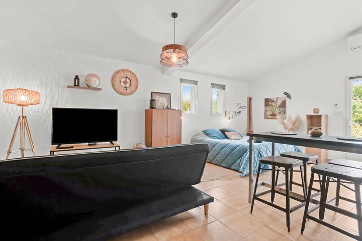 Casa vacanze "Petit Paradis" con Wi-Fi e aria condizionata in Besse-sur-Issole, Brignoles e dintorni
