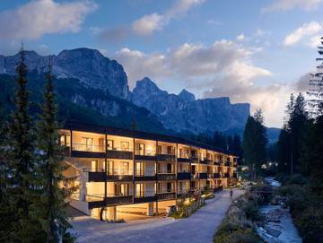 Ferienwohnung für 3 Personen, mit Ausblick und Garten sowie Terrasse in Corvara in Badia