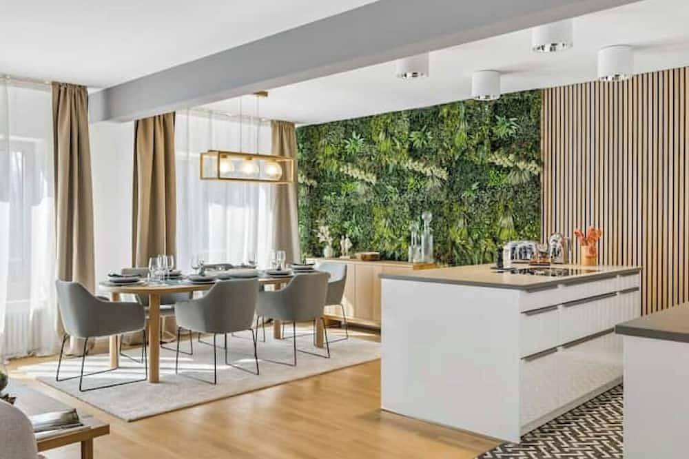 Old Town Penthouse Maisonette | Private Rooftop in Zurich, District de Zurich