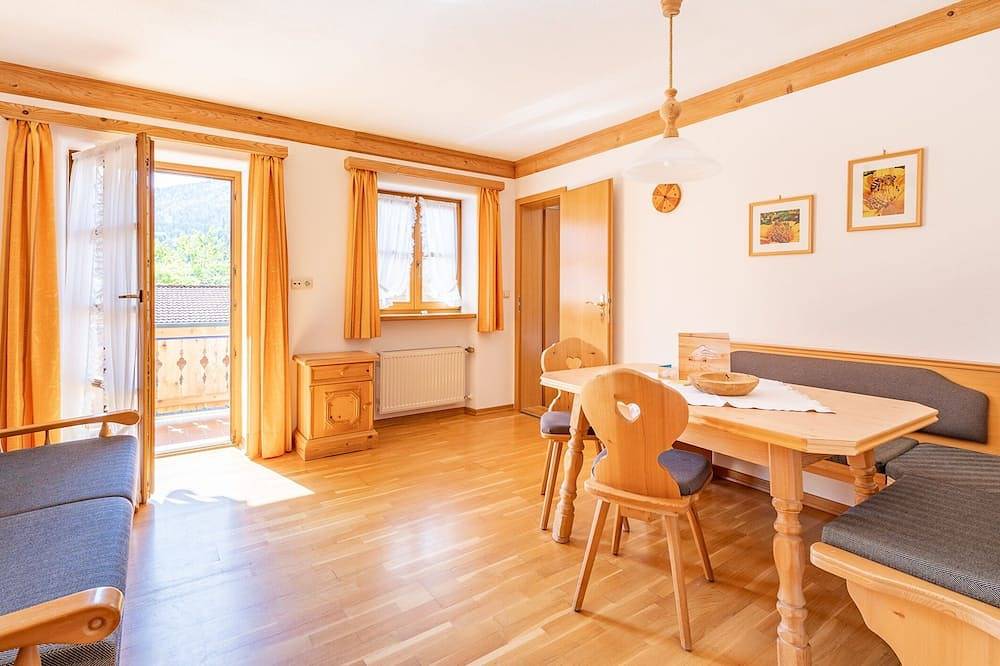 Ganze Wohnung, Drei-Raum-Ferienwohnung Sonnenschein in Reit im Winkl, Bayerische Alpen