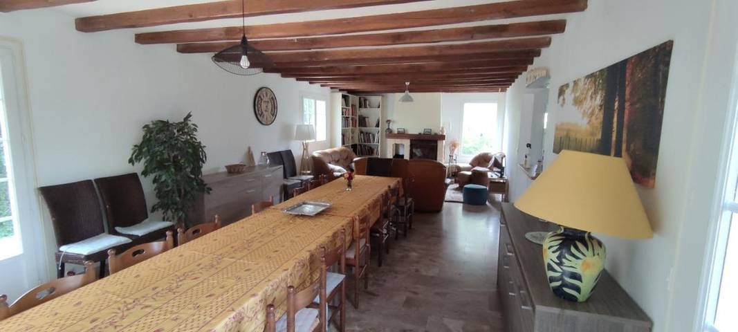 Location de vacances pour 15 personnes, avec terrasse ainsi que jardin et piscine dans Charny-Orée-de-Puisaye - 4