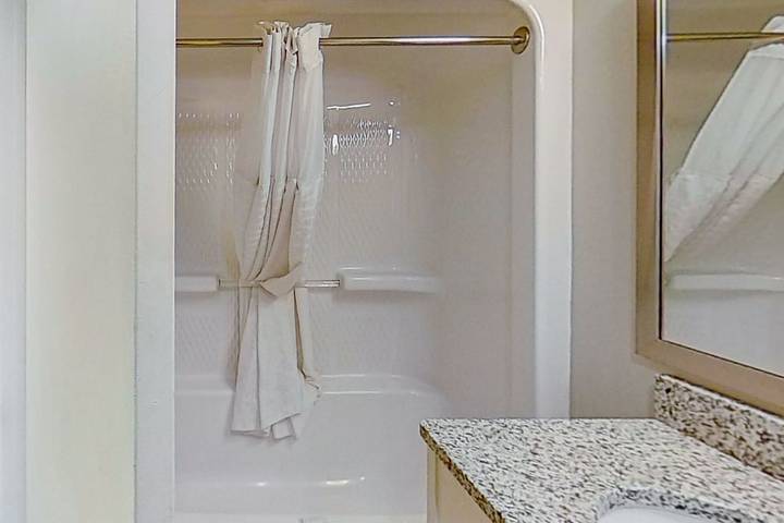 Vacation apartment for 6 people, with hot tub and balcony as well as children pool and pool - 1