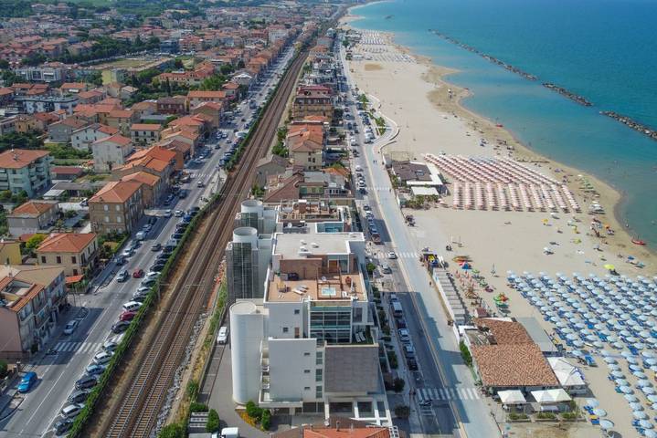 Appartamento intero, Fronte mare | Terrazza attrezzata & comfort in Fontespina, Civitanova Marche