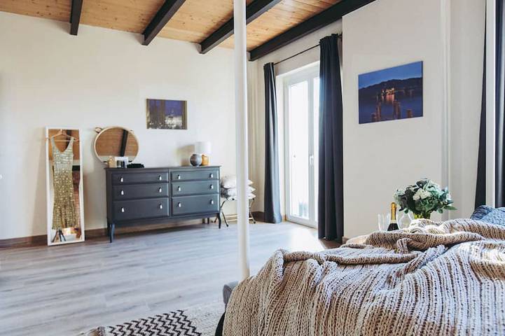 Barn retreat in the Italian Unesco wine region with beautiful views & pool in Alfiano Natta, Provincia d'Alessandria