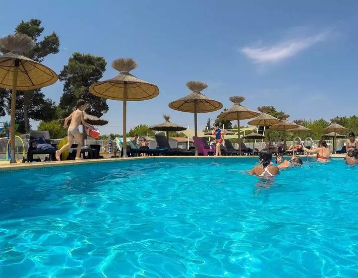 Camping pour 6 personnes, avec piscine et terrasse, animaux acceptés à Saint-Cyprien - 2