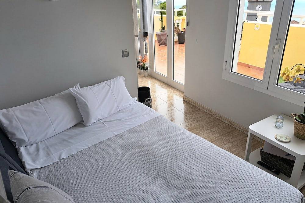 Entire apartment, Apartment with sea and mountain views. Close to everything and ideal connections. in Breña Alta, La Palma South